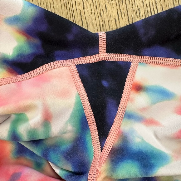 Athleta Elation Tie Dye 7/8 Tights Leggings Small - Picture 9 of 16